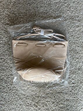 Women's Beige Crossbody Bucket Bag